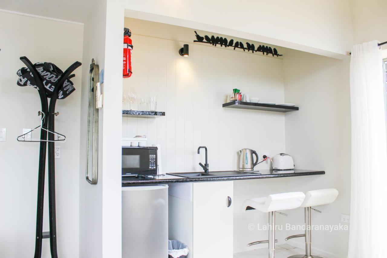 Le Chalet Waiheke Apartments Ostend Dış mekan fotoğraf