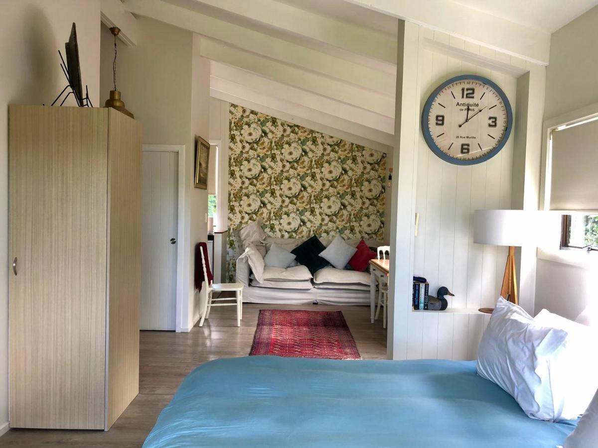 Le Chalet Waiheke Apartments Ostend Dış mekan fotoğraf
