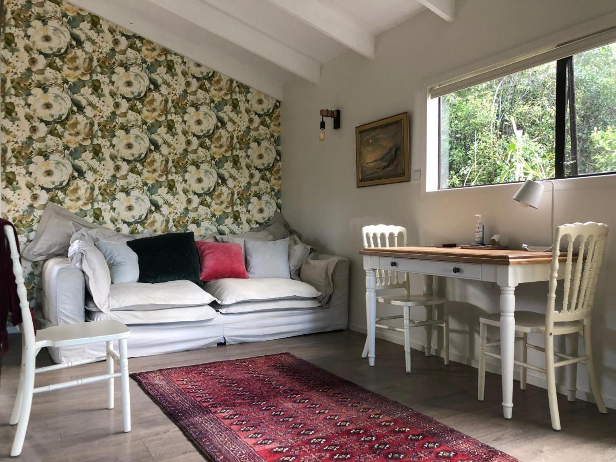 Le Chalet Waiheke Apartments Ostend Dış mekan fotoğraf