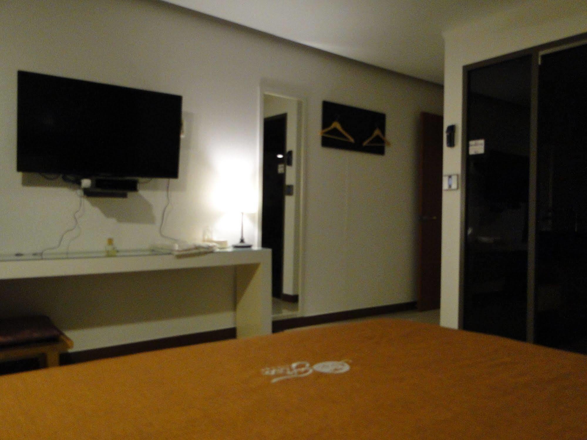 Le Chalet Waiheke Apartments Ostend Dış mekan fotoğraf