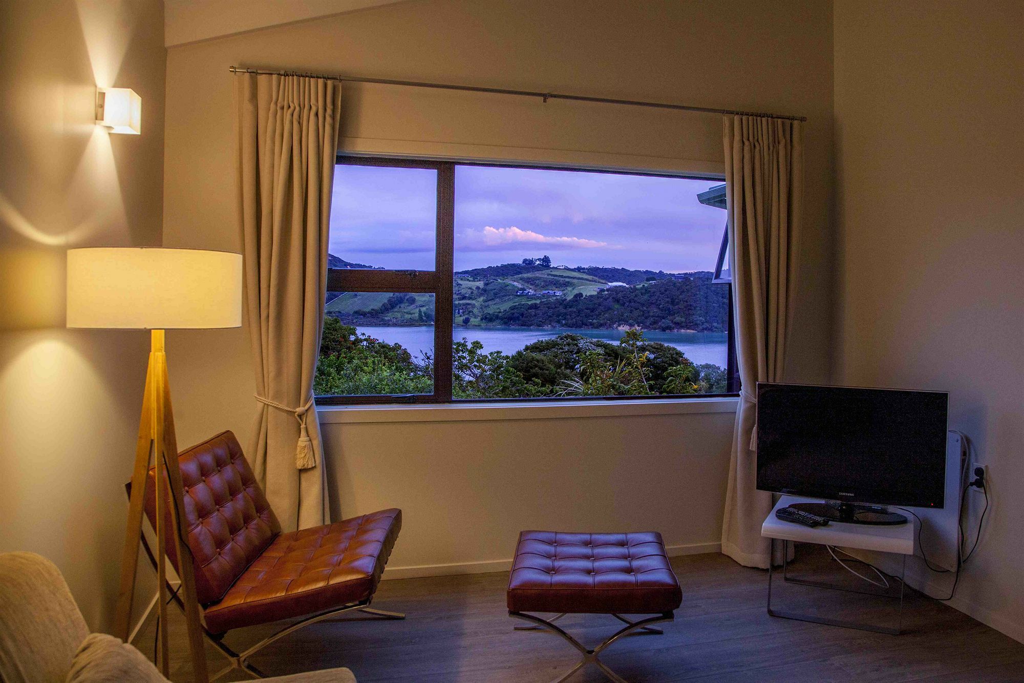 Le Chalet Waiheke Apartments Ostend Dış mekan fotoğraf